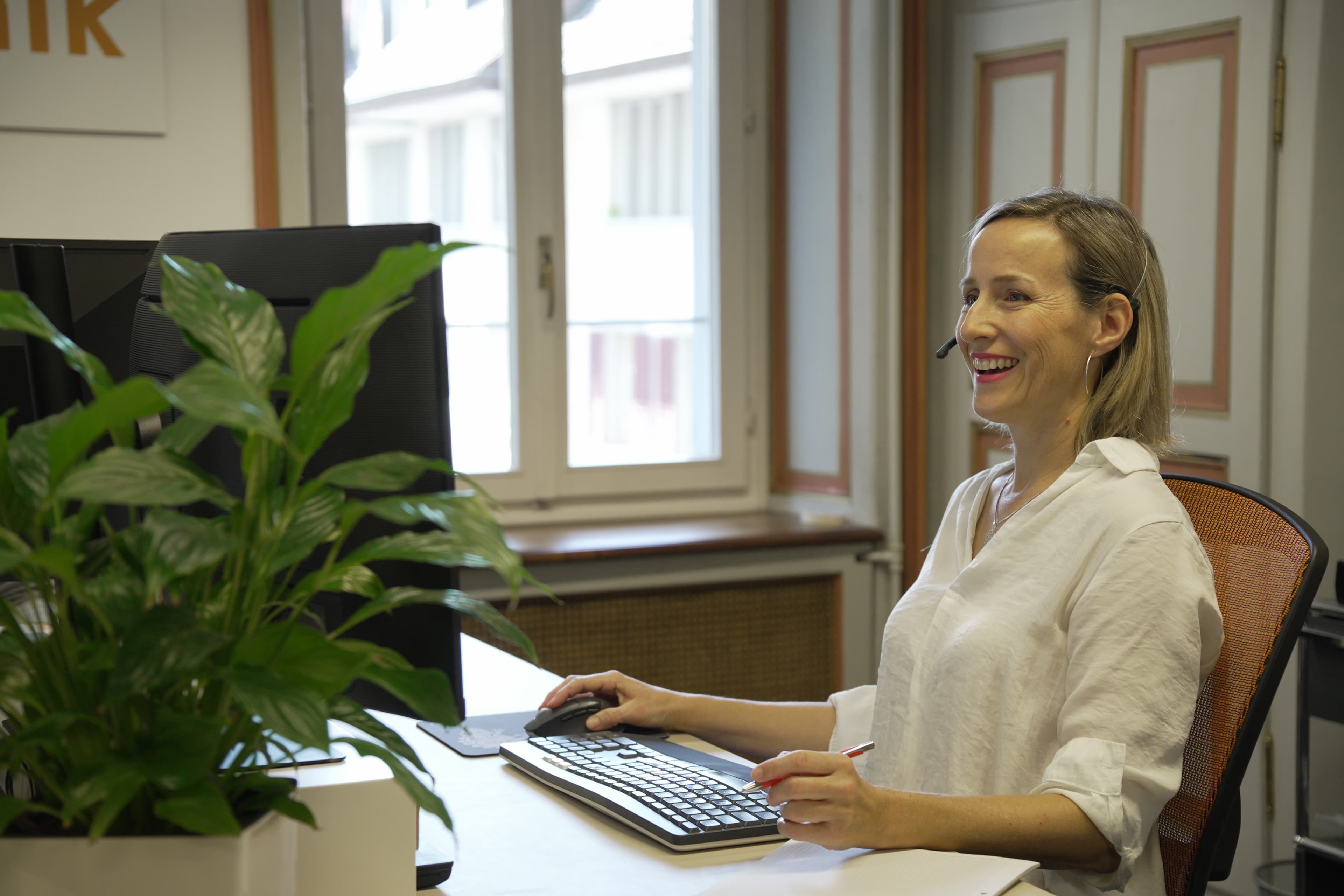 Gratis Kurse? Grundkompetenzen? Melden Sie sich jetzt bei Fragen! Wir helfen Ihnen gern passende Deutschkurse oder Computerkurse bei SmartTalk in Zug und Luzern zu finden